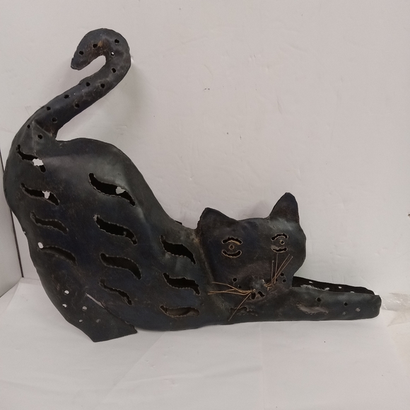 Rustic Metal Stretching Cat Candle/ Tealight holderExcellent Preowned Vintage - Picture 7 of 10